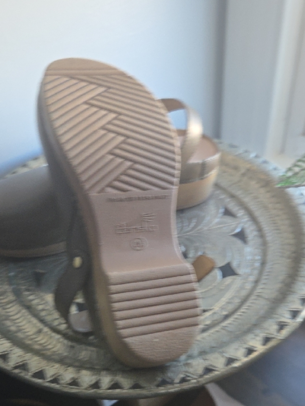 Dansko Olive Green Leather Clogs with Swivel Strap/ Ivy - Picture 7 of 7